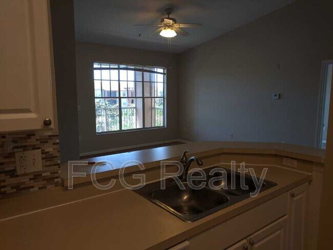 Foto del edificio - 5530 Metrowest Blvd