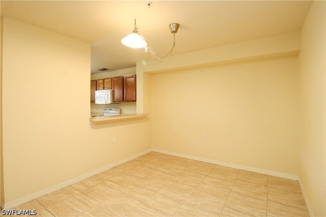 Building Photo - 9051 Gervais Cir