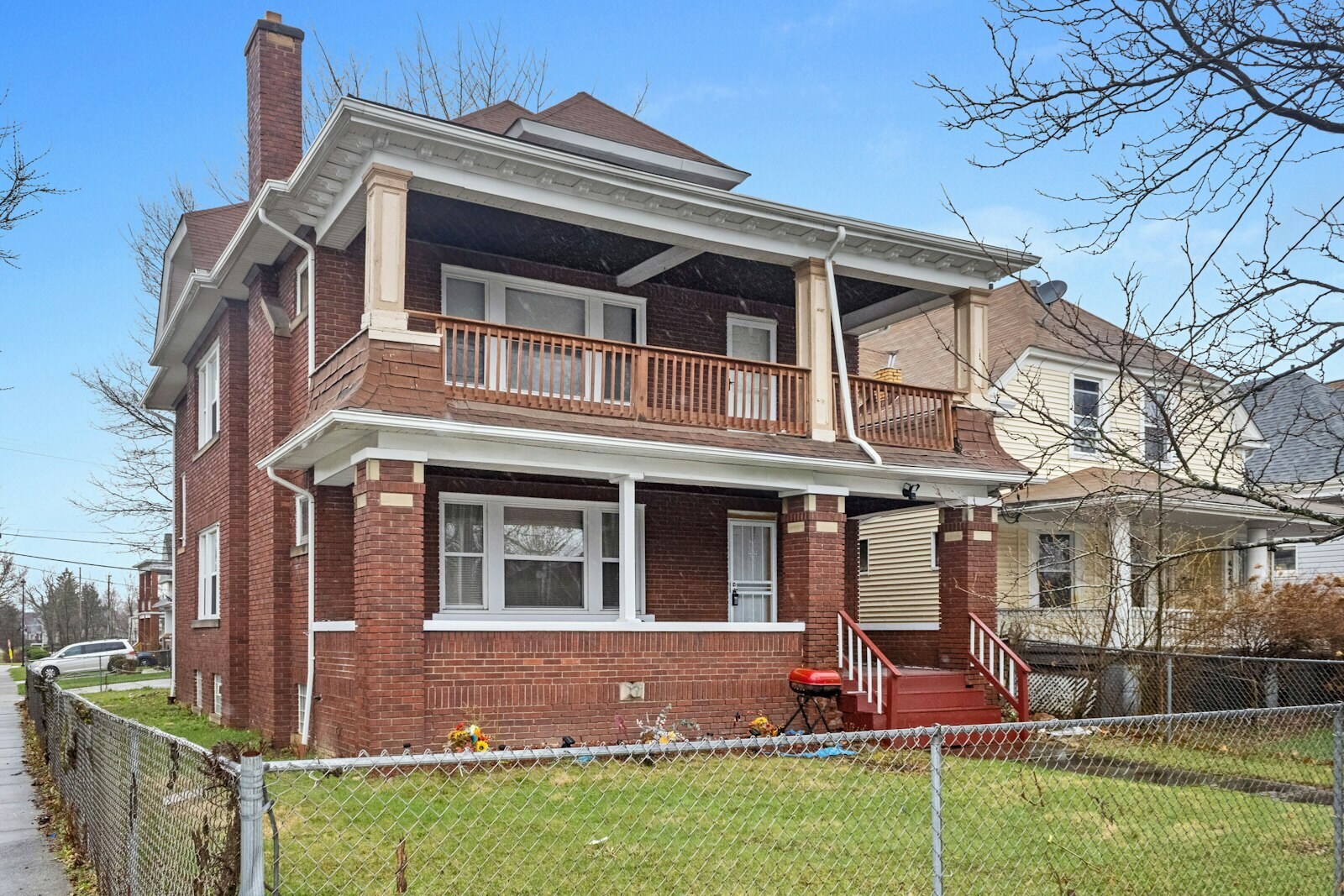 4246 Martin Luther King Jr Dr Cleveland, OH 44105 – photo 1