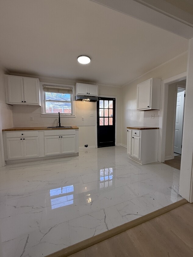 Foto principal - 15 Bradley Dr