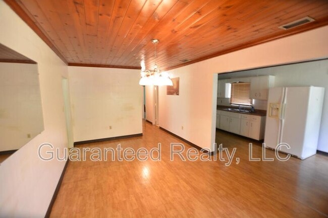Building Photo - 1435 E Boulevard St