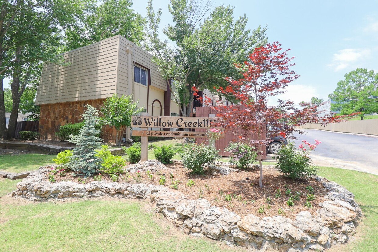 Primary Photo - 2 Bed / 1 Bath Condo in Central Tulsa!