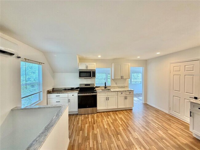 Foto del edificio - 819 11th St N
