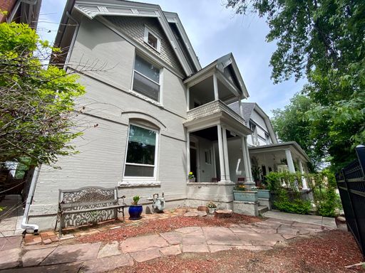 Building Photo - Charming 1-Bedroom Apartment in Desirable ...
