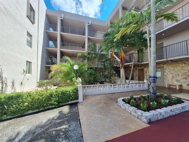 Foto del edificio - 2821 Somerset Dr