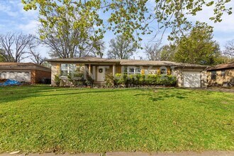 Building Photo - 942 Longfellow Dr