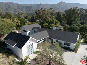 Building Photo - 3155 Eucalyptus Hill Rd