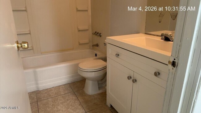 Foto del edificio - 2026 W Cactus Rd