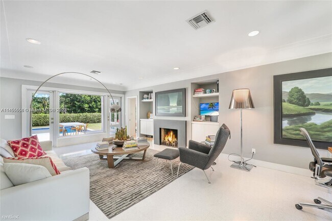 Foto del edificio - 2 br, 2 bath House - 5327 Alton Rd