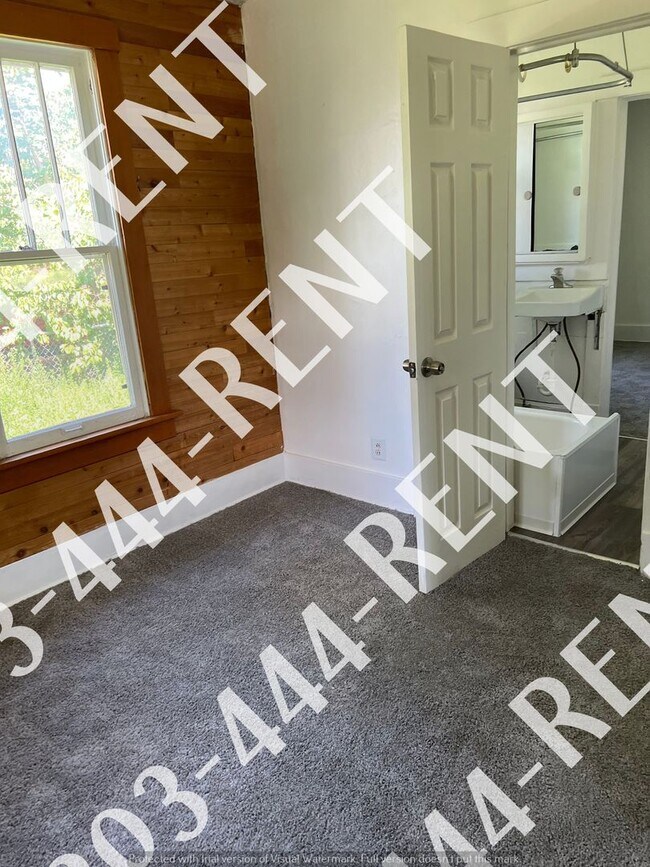 Foto del edificio - Charming 3-Bedroom, 1-Bath Ranch Home in t...