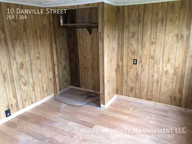 Building Photo - Affordable and updated 2 bedroom 1 bath mo...
