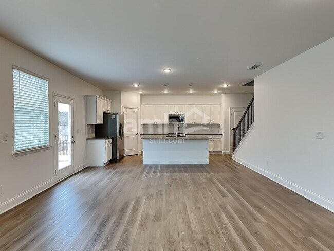 Building Photo - 510 Pointe Dr