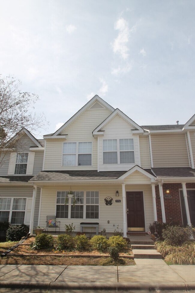 Foto del edificio - 596 Greenway Dr