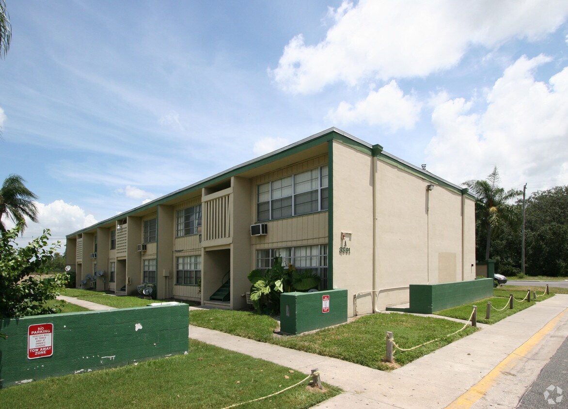 Greenway Apartments Sarasota Fl Apartments Com