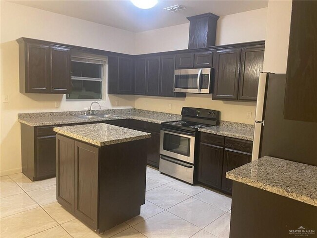 Building Photo - 1214 Upas Dr