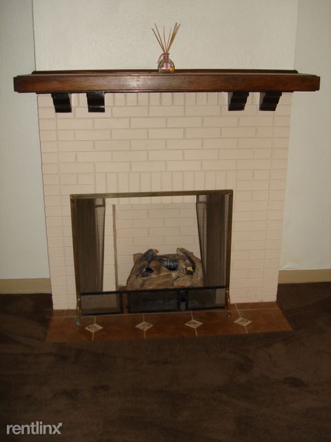 Foto del edificio - 1 br, 1 bath Triplex - Morewood Ave - 1 BR...