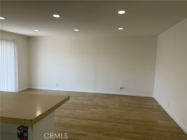 Building Photo - 400 N Acacia Ave