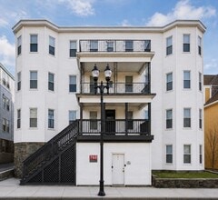 Building Photo - 765 Broadway