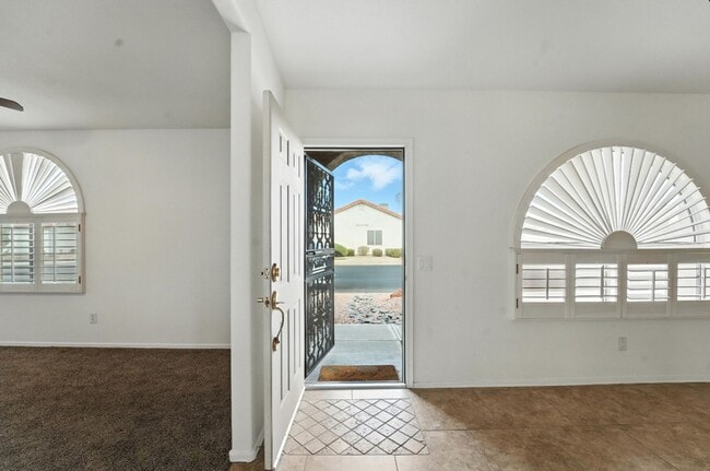 Building Photo - Resort-Style Living in Sunbird Golf Resort...