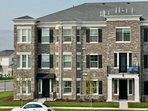 Building Photo - 13128 Keegan Dr