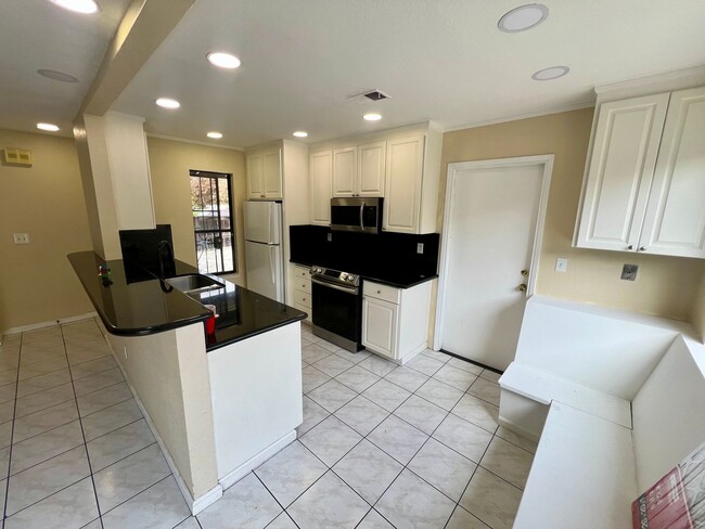 Foto del edificio - 3 bed 2 bath in Lincoln Village West