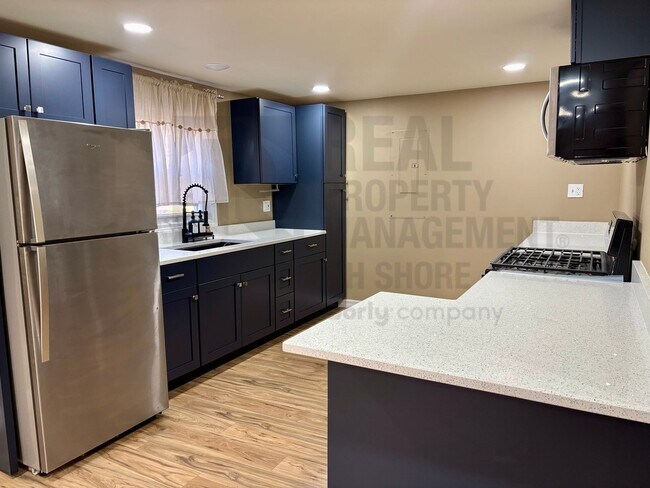 Foto del edificio - 2BR Duplex in Dyer - Designer Kitchen + Artisan Shower