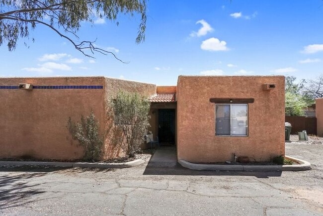 Charming 2-Bedroom Tucson Home with Privat... - Charming 2-Bedroom Tucson Home with Privat...