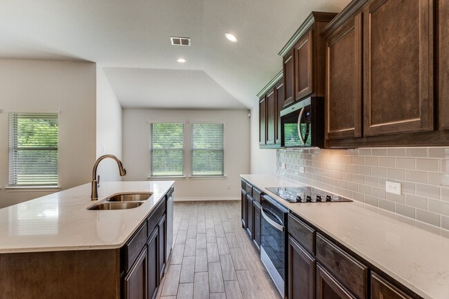Building Photo - 2629 Streamside Dr