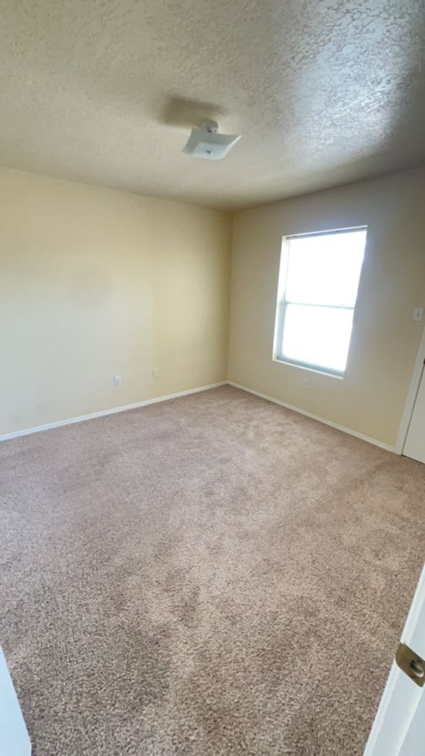 Foto del edificio - Beautiful Southwest Location 3 bedroom 2 b...