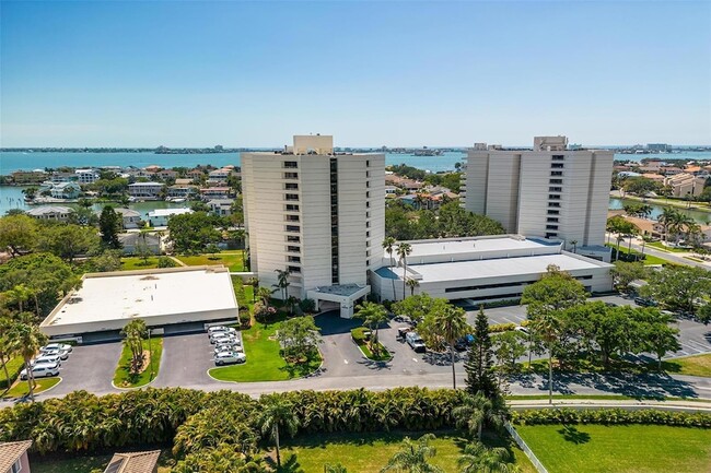 Foto del edificio - 5940 Pelican Bay Plaza S