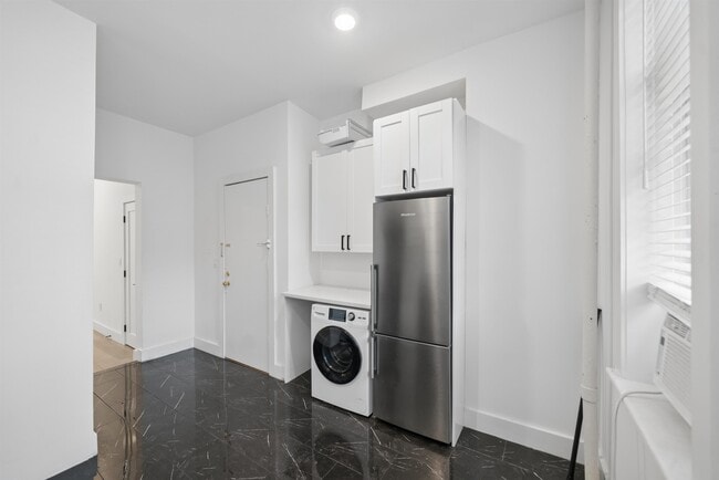 Building Photo - 529 Park Ave