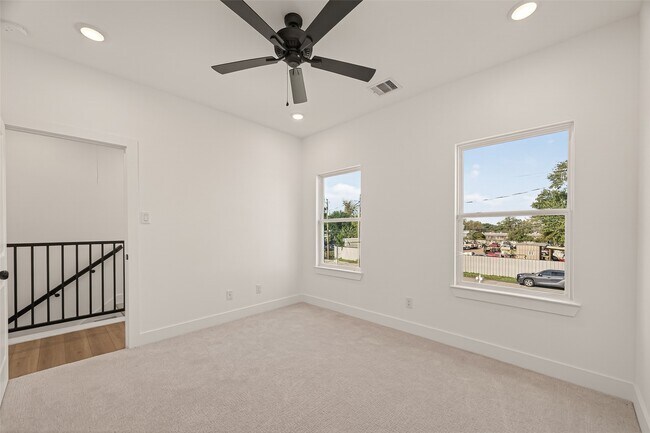 Foto del edificio - 2710 Bostic St