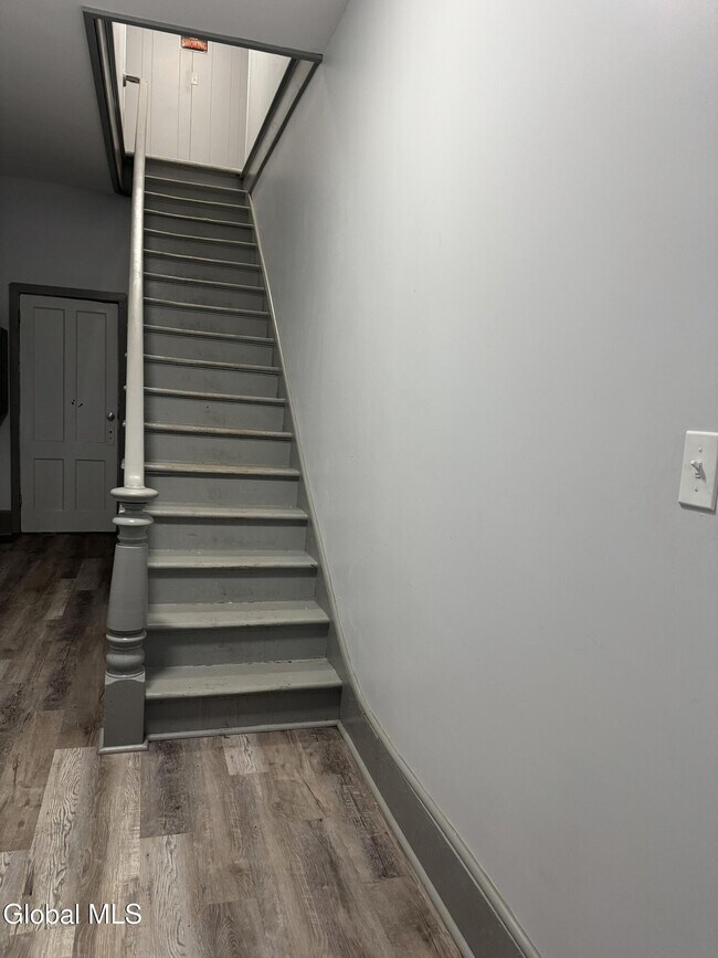 Foto del edificio - 219 S Main St