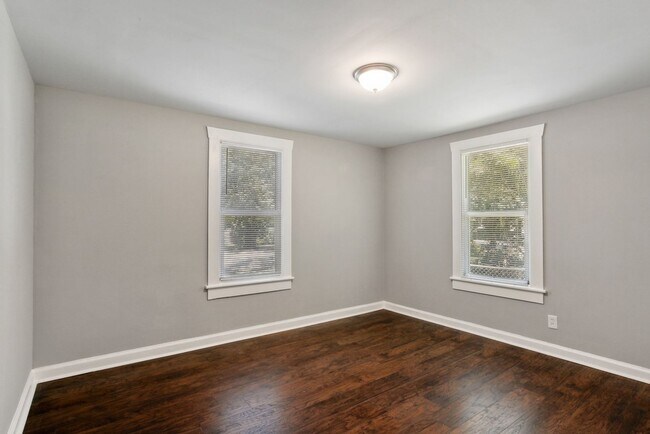 Foto del edificio - Large 3BR/2BA Home Walking Distance to Daf...