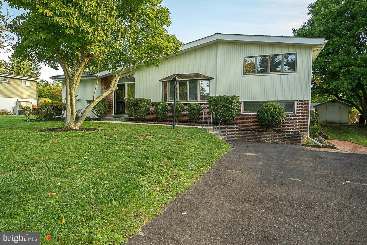 1581 Muhlenburg Dr, Blue Bell, PA 19422 House for Rent in Blue Bell