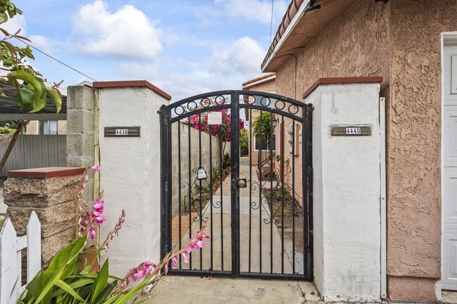 Foto del edificio - 4440 167th St