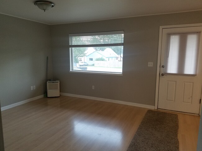 LIving Area - 425 4th Avenue