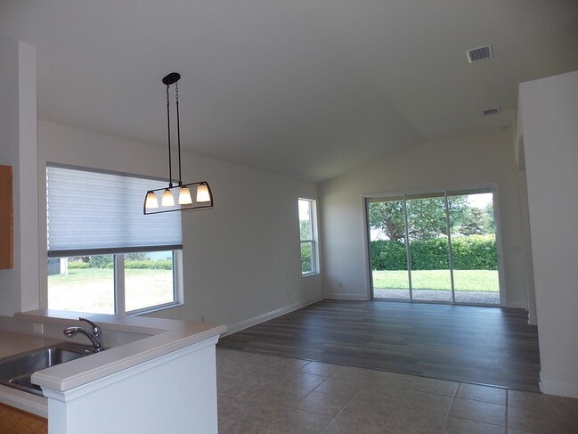 Foto del edificio - 1609 W Caroline Path