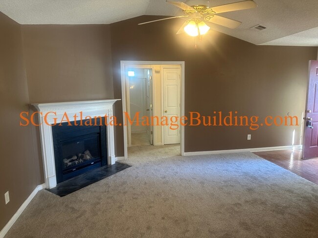 Foto del edificio - 152 Willow Springs Ln