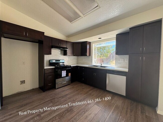 Foto del edificio - 50% OFF FIRST MONTH'S RENT!!! GREAT Westsi...