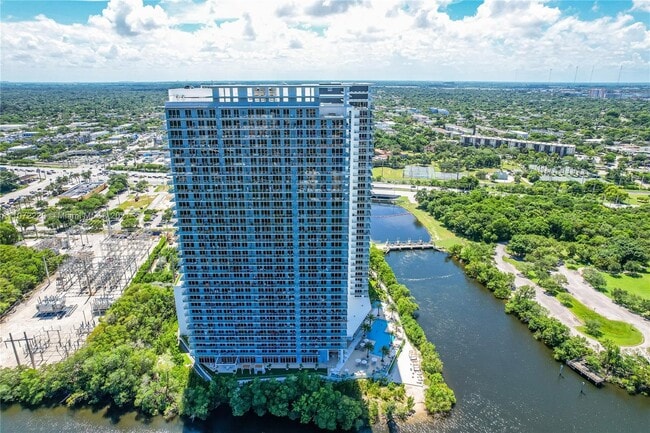 Building Photo - 16385 Biscayne Blvd