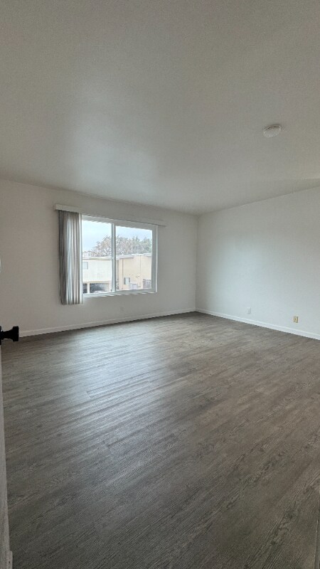 Foto principal - 283 Ellwood Beach Dr