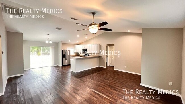 Building Photo - 16118 SW 27th Terrace Rd