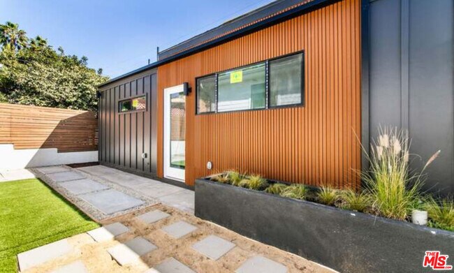 Foto del edificio - 1332 Silver Lake Blvd