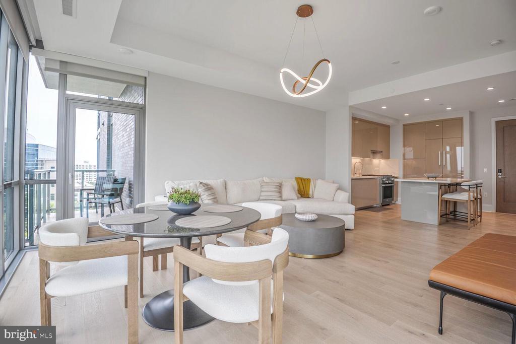Foto principal - 7887 Jones Branch Dr