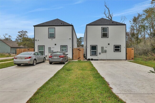 Building Photo - 9405 Madera Rd