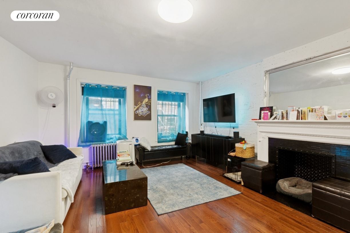 Primary Photo - 140 W 75th St