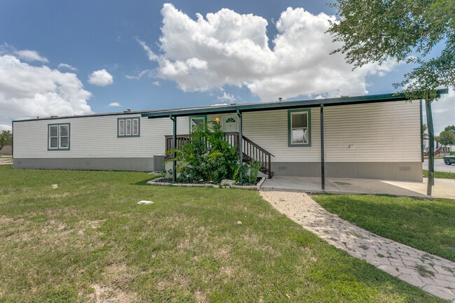 Building Photo - 7151 Woodlake Pkwy