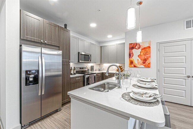 Foto del edificio - 17401 W Lake Houston Pkwy