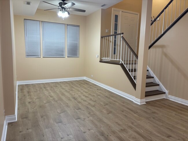 Building Photo - 1741 W 18th Pl